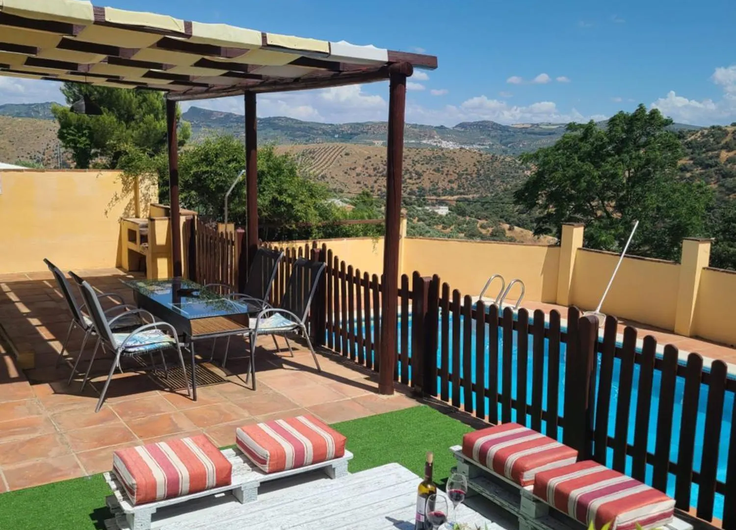 Cortijo Molino Los Justos Fuentes de Cesna Aparthotel