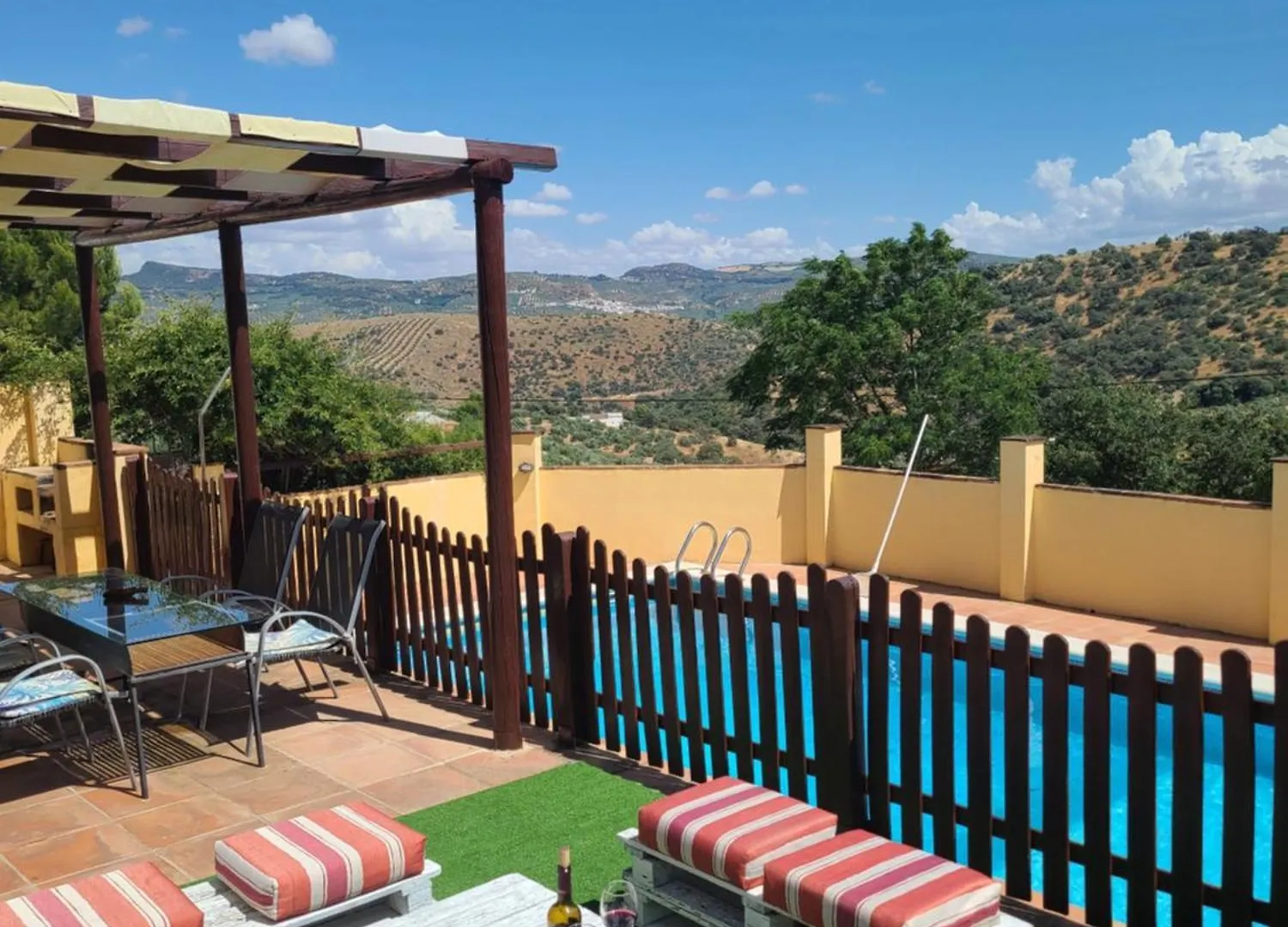 Aparthotel Cortijo Molino Los Justos Fuentes de Cesna